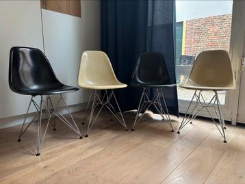 4x vintage Eames Miller DSR glasvezel side chairs- zwart/wit beschikbaar voor biedingen