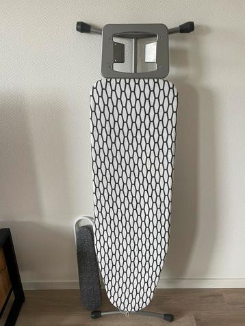 Ikea Blokker strijkplank  (1.5 years old) beschikbaar voor biedingen