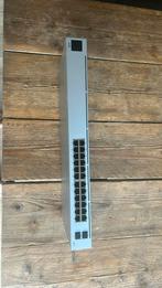 Ubiquiti UniFi USW-24-POE, Computers en Software, Netwerk switches, Ophalen of Verzenden, Zo goed als nieuw