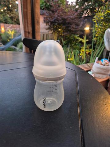 We-Too Babyflesje beschikbaar voor biedingen