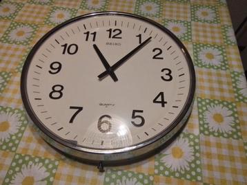 SEIKO QUARTZ industriële design klok metalen behuizing  beschikbaar voor biedingen