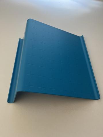 IKEA tablet of laptop standaard blauw beschikbaar voor biedingen
