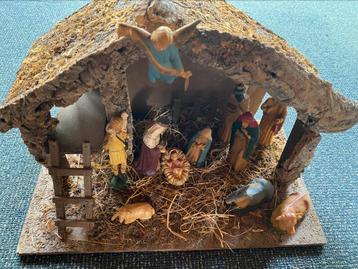Complete kerststal met 12 beeldjes – inclusief stal beschikbaar voor biedingen