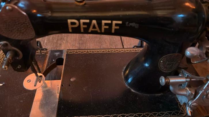 Oude Pfaff Naaimachine - Vintage Charme, Hobby en Vrije tijd, Naaimachines en Toebehoren, Gebruikt, Naaimachine, Pfaff, Industrieel