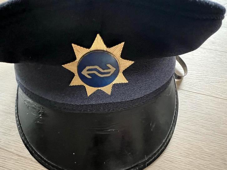 Pet van de Nederlandse Spoorwegen (NS) met het logo van de N, Verzamelen, Spoorwegen en Tramwegen, Trein, Overige typen, Ophalen of Verzenden