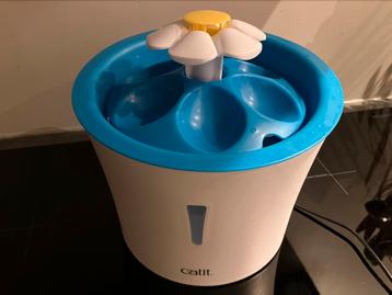 Catit Drinkfontein 2.0 Flower LED beschikbaar voor biedingen