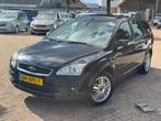 Ford Focus Wagon 2.0-16V Titanium AUTOMAAT SCHUIFDAK LEER AI, Auto's, 65 €/maand, Navigatiesysteem, Gebruikt, Blauw