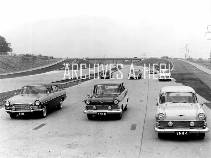 Vauxhall automobile line up photo factory foto, Verzamelen, Automerken, Motoren en Formule 1, Nieuw, Auto's, Verzenden