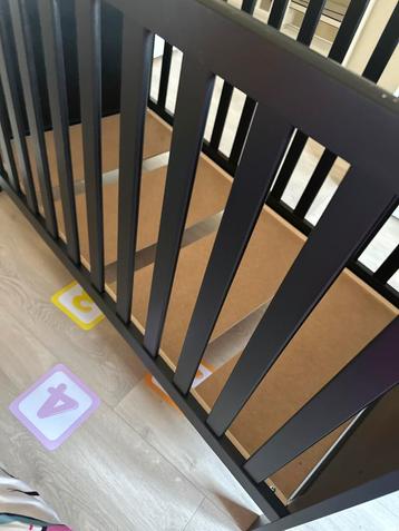 Baby bed mat zwart + Matras Pretura Excellent Breeze beschikbaar voor biedingen
