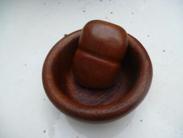 teak houten vijzel in koffieboon vorm nieuw beschikbaar voor biedingen