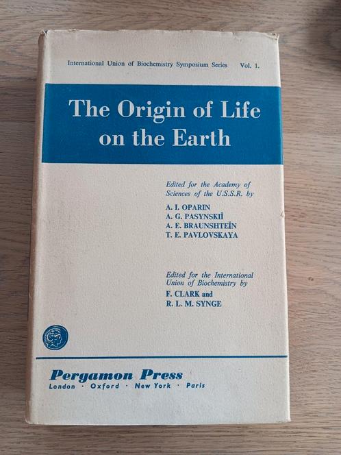 A. I. Oparin - The Origin of Life on the Earth 1959, Boeken, Wetenschap, Gelezen, Ophalen of Verzenden