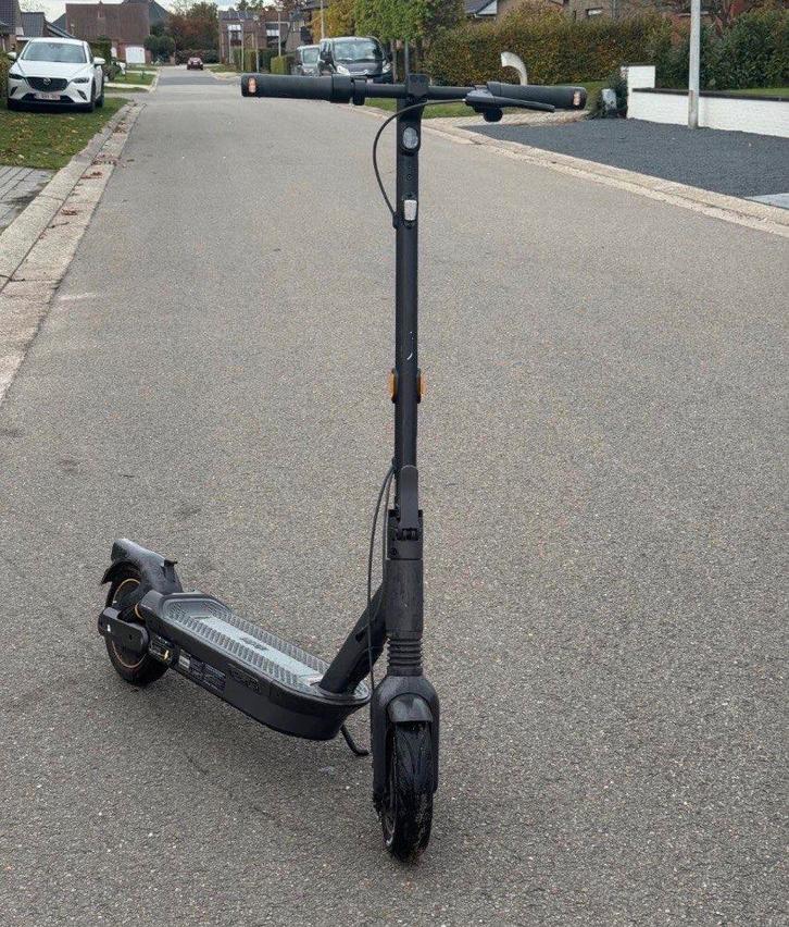 Ninebot g2 max, Fietsen en Brommers, Steps, Zo goed als nieuw, Elektrische step (E-scooter), Ophalen
