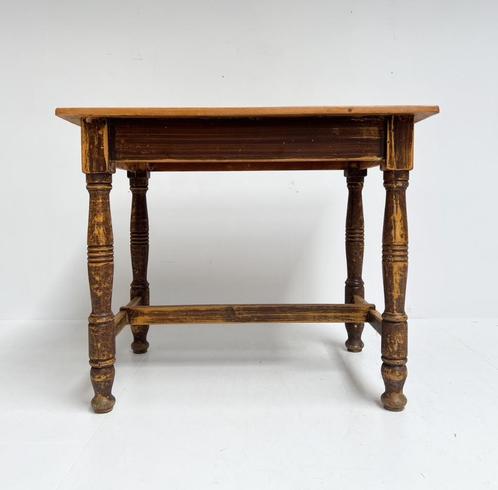 Brocante bruinkleurige eettafel, 1970’s, Huis en Inrichting, Tafels | Eettafels, Gebruikt, 50 tot 100 cm, 50 tot 100 cm, Vier personen