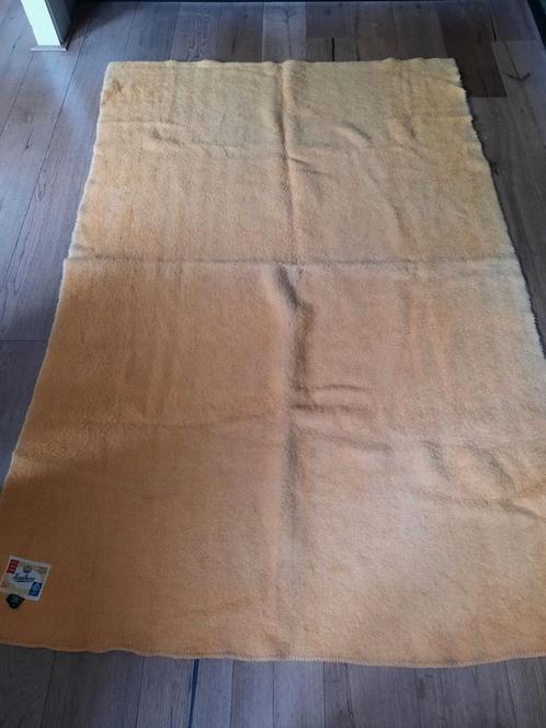 Wollen deken pastel geel, Huis en Inrichting, Woonaccessoires | Plaids en Woondekens, Zo goed als nieuw, Ophalen of Verzenden