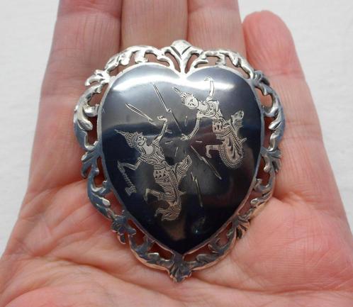 Zilveren grote Siam broche grijs emaillen niello nr.287, Sieraden, Tassen en Uiterlijk, Antieke sieraden, Broche, Zilver, Verzenden