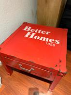 Rood tafeltje en groene opbergkist met oude look, Ophalen, 50 tot 100 cm, Minder dan 50 cm