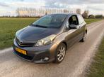 Toyota Yaris 1.3 16V Vvt-i 3DR 2012 Grijs, Apk, Onderhoud, Voorwielaandrijving, Stof, 40 €/maand, 4 cilinders