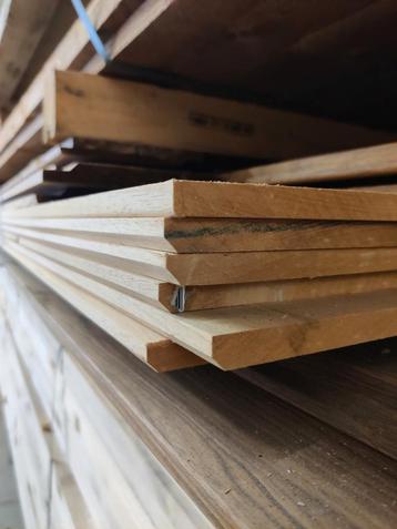 Cedar planken boeidelen beschikbaar voor biedingen