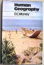 Human Geography HC DC Money - Met opdracht en brieven auteur, Boeken, Ophalen of Verzenden, Gelezen, Overige gebieden