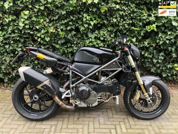 Ducati Sport 996 Bip/Mono posto StreetFighter beschikbaar voor biedingen