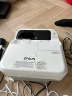 Epson EB-680 ultra short throw projector / beamer, Audio, Tv en Foto, Beamers, Gebruikt, Ophalen of Verzenden