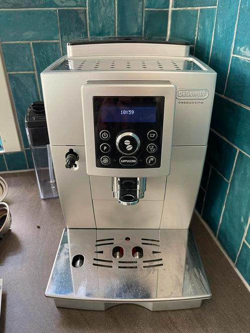 DeLonghi cappuccino, Witgoed en Apparatuur, Koffiezetapparaten, Zo goed als nieuw, Gemalen koffie, Koffiebonen, Afneembaar waterreservoir