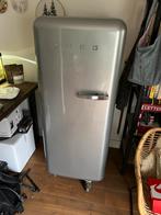 Zilveren SMEG koelkast met gebruikerssporen, Ophalen, Gebruikt, 200 liter of meer, 140 tot 160 cm