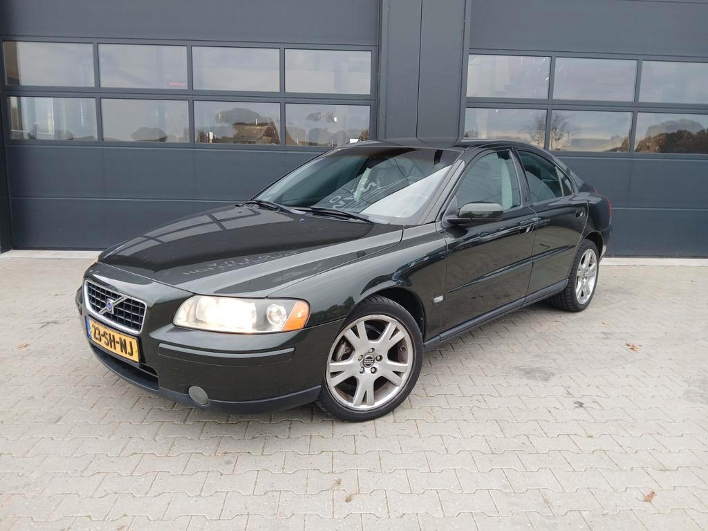 Volvo S60 2.4 140PK 2006 Groen 