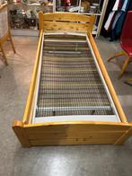 Een persoon bed met matras, Huis en Inrichting, Slaapkamer | Bedden, Ophalen, 90 cm, Eenpersoons, Wit