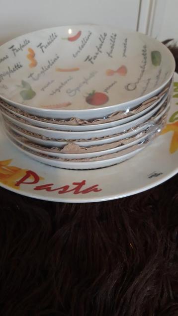 Cosy & Trendy Pastaschaal + 6 Borden - Nieuw! beschikbaar voor biedingen