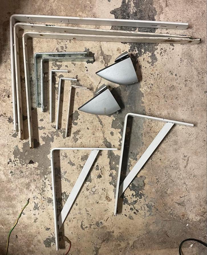 Diverse plankdragers en steunen, Doe-het-zelf en Verbouw, Hang- en Sluitwerk, Gebruikt, Scharnier, IJzer, Ophalen of Verzenden