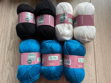 Medium garen van Alison & Mae - 7 Bollen beschikbaar voor biedingen