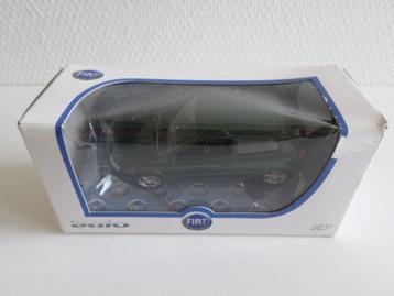 Fiat Stilo metallic donkergroen 1:43 Norev beschikbaar voor biedingen