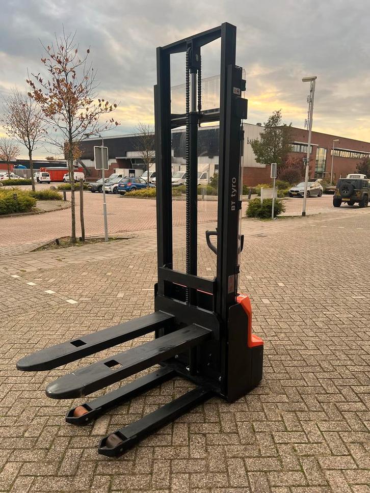 BT Tyro Stapelaar 2021, Doe-het-zelf en Verbouw, Palletwagens en Pompwagens, Zo goed als nieuw, Ophalen of Verzenden