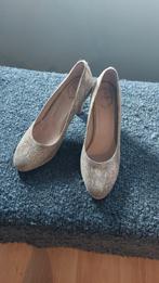 Mc Gregor beige leren/suede pumps maat 38, Kleding | Dames, Schoenen, Ophalen of Verzenden, Zo goed als nieuw, Beige