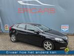 Volvo V40 2.0 T2 Ocean Race LEER NAVI TELEFOON (bj 2015), Voorwielaandrijving, 65 €/maand, Gebruikt, 4 cilinders