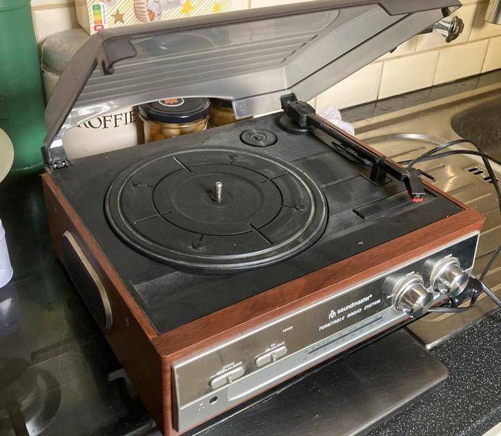 Soundmaster Platenspeler met Radio, Audio, Tv en Foto, Platenspelers, Gebruikt, Platenspeler, Overige merken, Ophalen of Verzenden