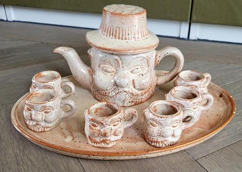 Keramische set: schenk pot op dienblad + 6 kabouter kopjes, Huis en Inrichting, Keuken | Servies, Zo goed als nieuw, Kop(pen) en/of Schotel(s)