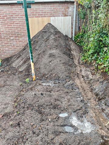 GRATIS zwart zand beschikbaar voor biedingen