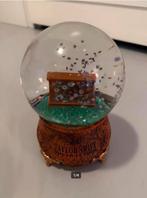Taylor Swift | The Eras Tour Acoustic Piano Snow Globe, Verzamelen, Ophalen of Verzenden, Nieuw, Pop, Beeldje of Miniatuur