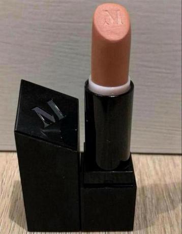 Morphe matte i mat wifey lipstick beschikbaar voor biedingen