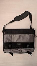 Laptop tas tot 17 inch, Computers en Software, Laptoptassen, Ophalen of Verzenden, 17 inch of meer, Gebruikt, Schoudertas