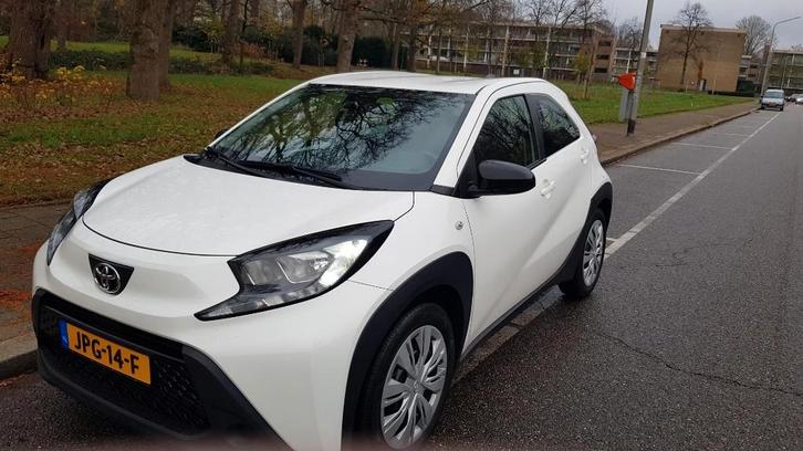 Toyota Aygo X Play 1.0 Vvt-i MT 72pk 06-2022 Sneeuw wit, Auto's, Toyota, Bedrijf, Aygo X, ABS, Achteruitrijcamera, Adaptive Cruise Control