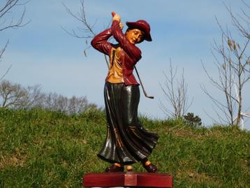Vintage Beeld Vrouwelijke Golfer – 70 cm Hoog | Uniek & Eenm beschikbaar voor biedingen