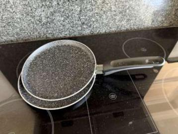 2 Tafal pannenkoeken pannen beschikbaar voor biedingen