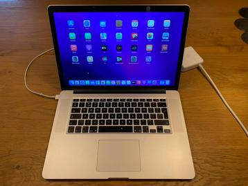 Macbook Pro 15 inch intel I7 (Mid 2015) beschikbaar voor biedingen