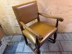Twee antieke stoelen, Ophalen
