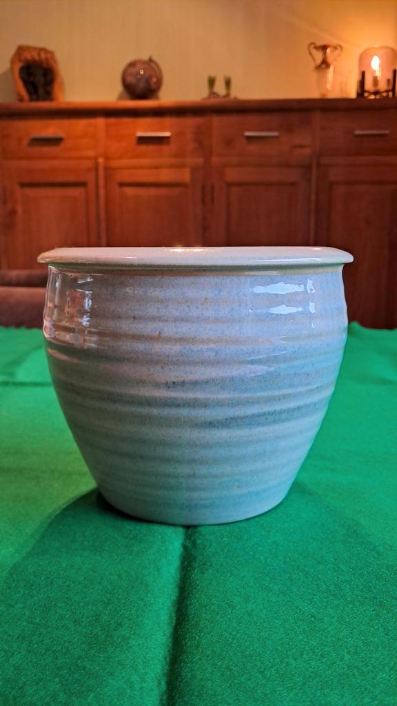 Prachtige Handgedraaide Vintage Bloempot – De Graal, Tuin en Terras, Bloempotten, Aardewerk, Minder dan 40 cm, Minder dan 25 cm