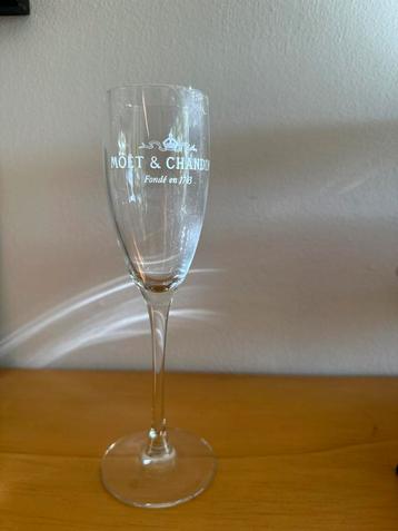 Moët & Chandon champagneglazen–set van 18 in originele dozen beschikbaar voor biedingen