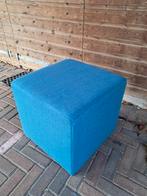 Poef / hokker kleur blauw petrol, Ophalen, Zo goed als nieuw, Rechthoekig, Minder dan 50 cm